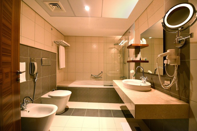 Imagen de la habitación del Hotel City Seasons Al Hamra. Foto 18