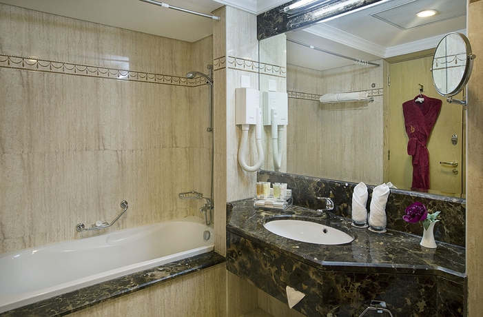 Imagen de la habitación del Hotel City Seasons Dubai Airport. Foto 6