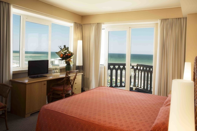 Imagen de la habitación del Hotel City, Senigallia. Foto 7