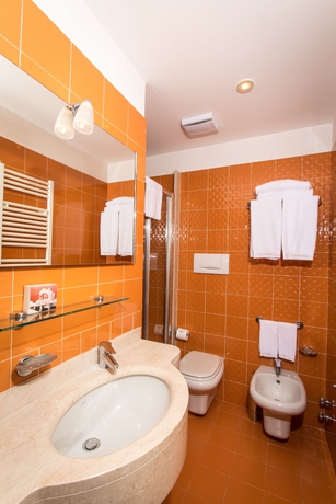 Imagen de la habitación del Hotel City, Senigallia. Foto 14