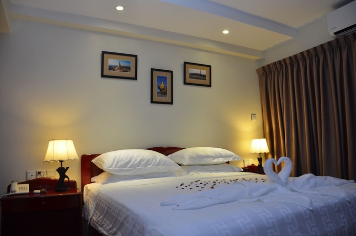 Imagen de la habitación del Hotel City Star. Foto 8