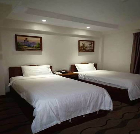Imagen de la habitación del Hotel City Star. Foto 13