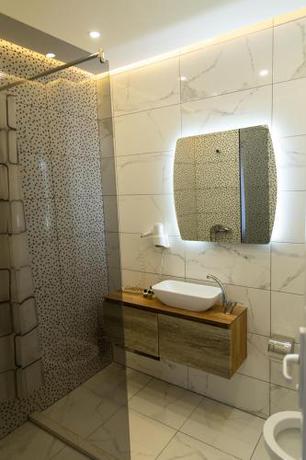 Imagen general del Hotel City Star, Pristina. Foto 10