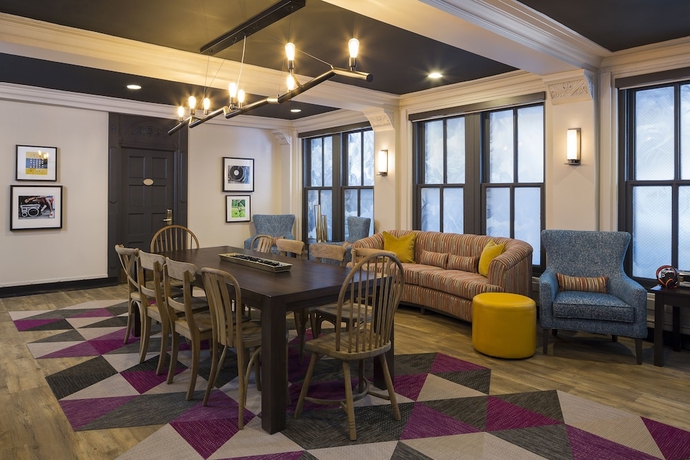 Imagen de los interiores del Hotel City Suites. Foto 18