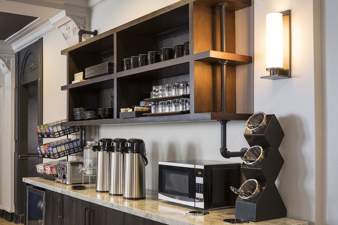 Imagen del bar/restaurante del Hotel City Suites. Foto 2