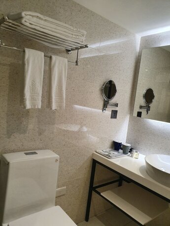 Imagen de la habitación del Hotel City Suites Taoyuan Station. Foto 12
