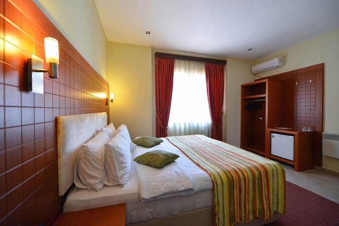 Imagen de la habitación del Hotel City Tirana. Foto 8