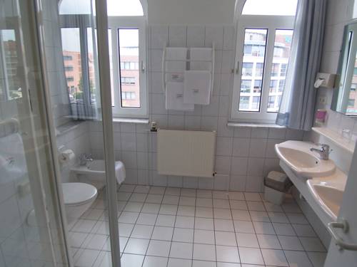 Imagen de la habitación del Hotel City Valois. Foto 3