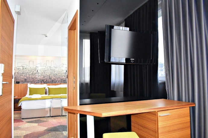 Imagen de la habitación del Hotel City View Deluxe. Foto 3