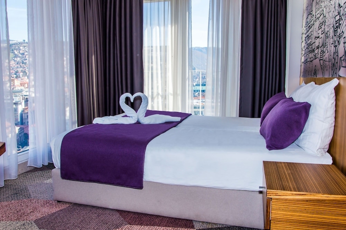 Imagen de la habitación del Hotel City View Deluxe. Foto 12