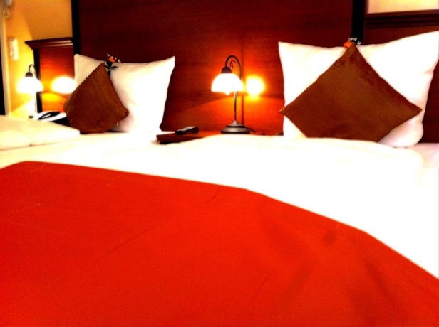 Imagen de la habitación del Hotel City West. Foto 4