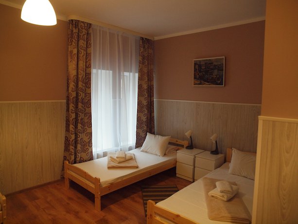 Imagen de la habitación del Hotel City Westa. Foto 2