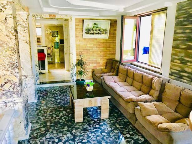 Imagen de los interiores del Hotel City, Zugdidi. Foto 18