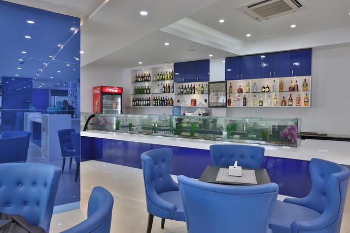 Imagen del bar/restaurante del Hotel City and Suites. Foto 2
