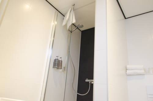 Imagen de la habitación del Hotel City2beach. Foto 15