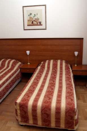 Imagen de la habitación del Hotel CityResidence Aparthotel. Foto 3