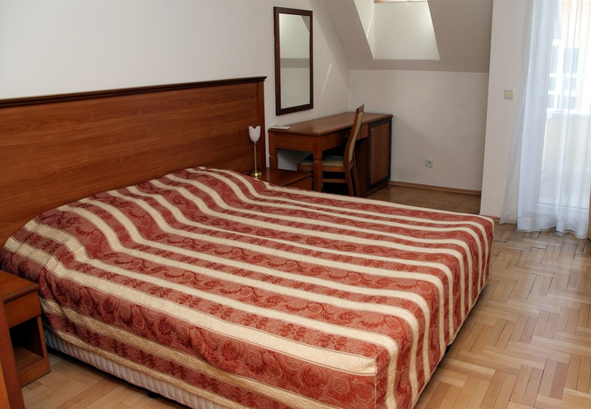 Imagen de la habitación del Hotel CityResidence Aparthotel. Foto 5