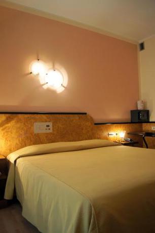 Imagen de la habitación del Hotel Cityhotel Cristina. Foto 6