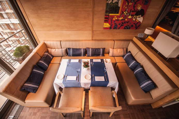 Imagen del bar/restaurante del Hotel Cityhotel. Foto 2