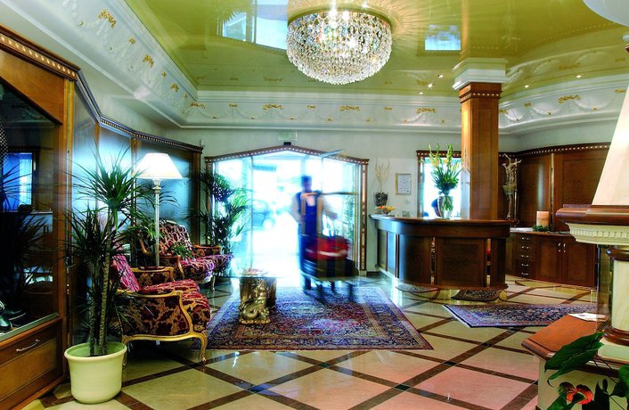 Imagen de los interiores del Hotel Cityhotel Goldener Adler BandB. Foto 18