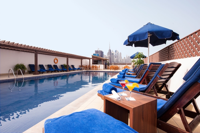 Imagen de la piscina del Hotel Citymax Bur Dubai. Foto 15