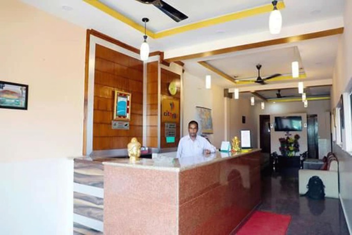 Imagen de los interiores del Hotel Citymax International. Foto 11