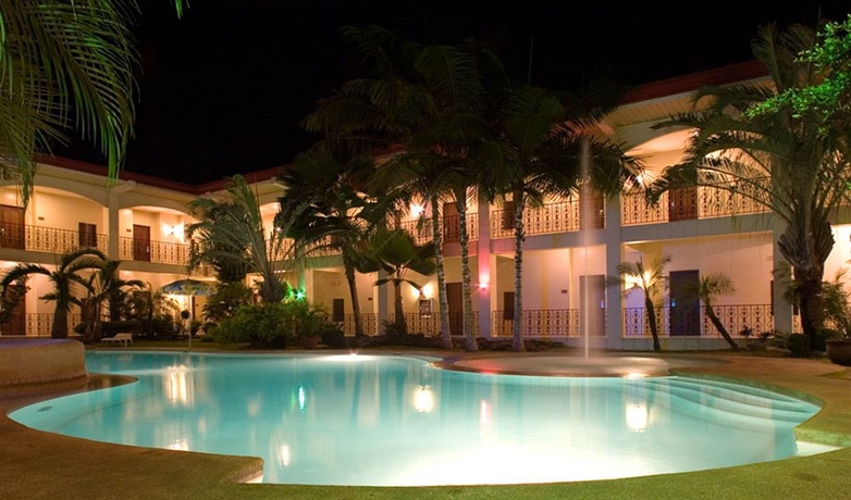 Imagen de la piscina del Hotel Citystate Asturias Palawan. Foto 11