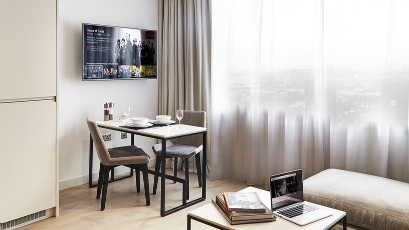 Imagen de la habitación del Hotel Citysuites. Foto 10