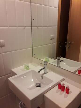 Imagen general del Hotel Cityview Circle Bts Pool Gym. Foto 7