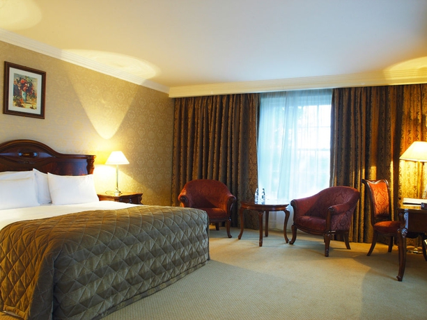 Imagen de la habitación del Hotel Citywest. Foto 8