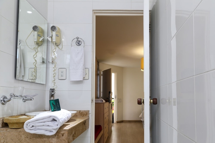 Imagen de la habitación del Hotel Ciudad Bonita. Foto 16