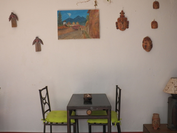 Imagen de los interiores del Hotel Ciudad Condal, Antigua Guatemala. Foto 14