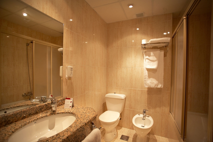 Imagen de la habitación del Hotel Ciudad De Burgos. Foto 7