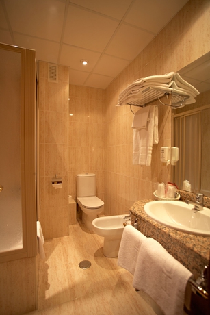 Imagen de la habitación del Hotel Ciudad De Burgos. Foto 8