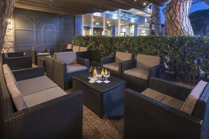 Imagen de los interiores del Hotel Ciudad De Castelldefels. Foto 13