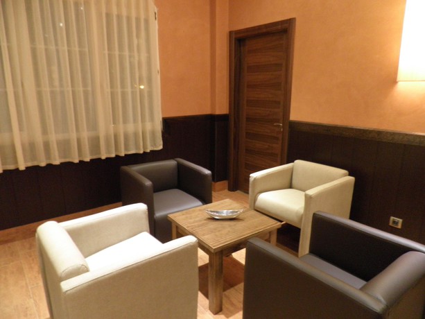 Imagen de los interiores del Hotel Ciudad De J&oacute;dar. Foto 12