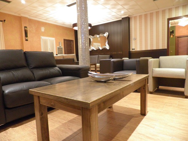 Imagen de los interiores del Hotel Ciudad De J&oacute;dar. Foto 19