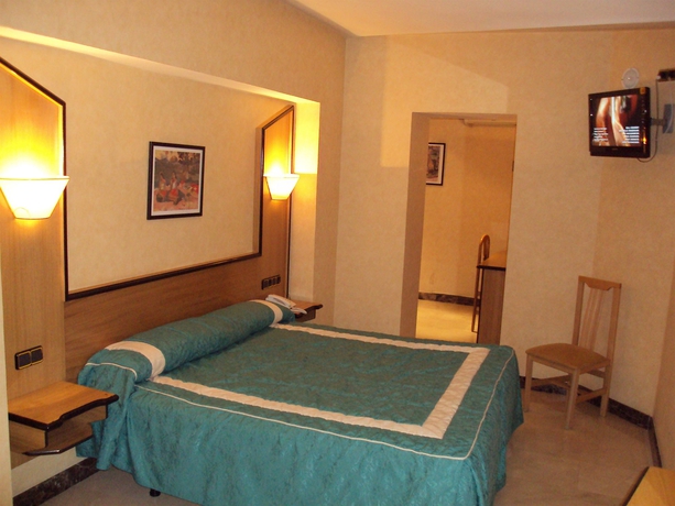 Imagen de la habitación del Hotel Ciudad De Navalcarnero. Foto 9
