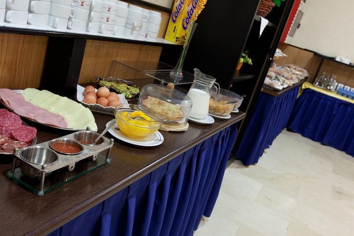 Imagen del bar/restaurante del Hotel Ciudad De Navalcarnero. Foto 3