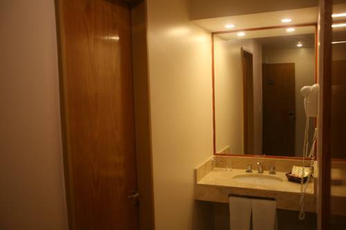 Imagen de la habitación del Hotel Ciudad. Foto 1