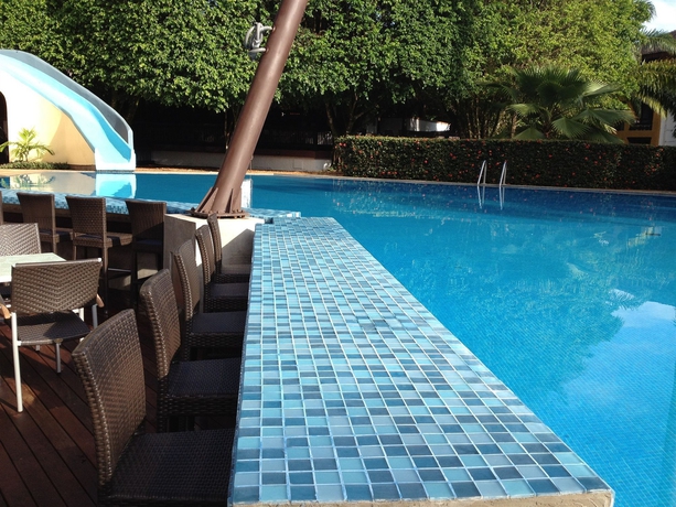 Imagen de la piscina del Hotel Ciudad Real Palenque. Foto 13