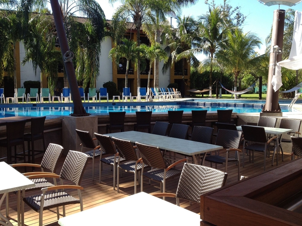 Imagen de la piscina del Hotel Ciudad Real Palenque. Foto 14