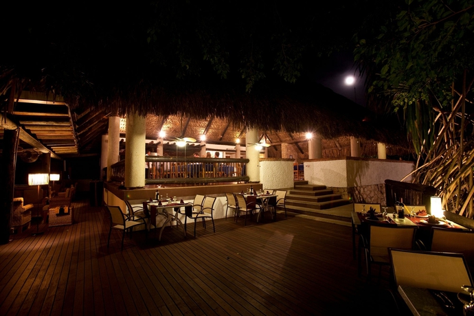 Imagen del bar/restaurante del Hotel Ciudad Real Palenque. Foto 3