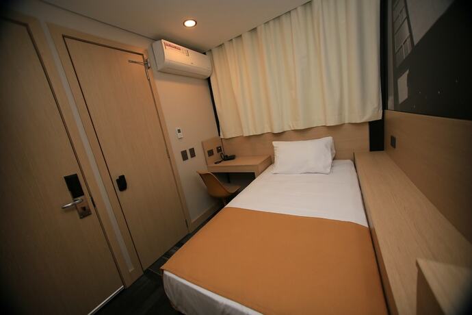 Imagen de la habitación del Hotel Ciudad Solar. Foto 15