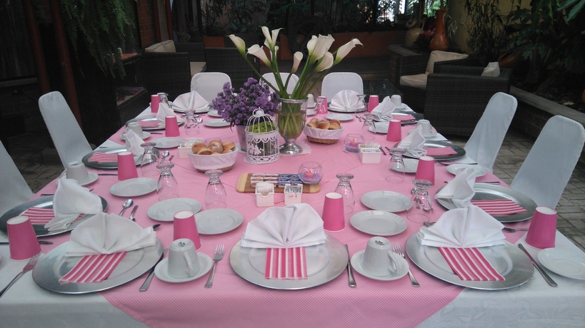 Imagen del bar/restaurante del Hotel Ciudad Vieja. Foto 3