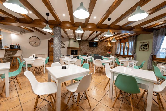 Imagen del bar/restaurante del Hotel Ciudad de Jaca. Foto 3