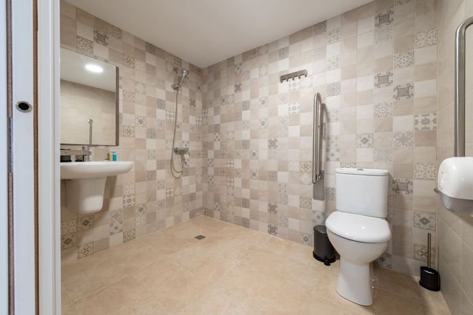 Imagen de la habitación del Hotel Ciudad de Jaca. Foto 8