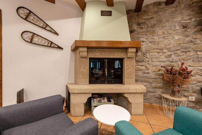 Imagen de los interiores del Hotel Ciudad de Jaca. Foto 22