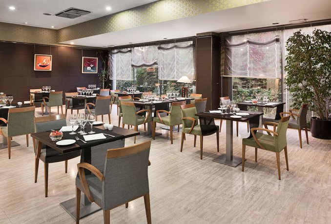 Imagen del bar/restaurante del Hotel Ciudad de Valladolid. Foto 4