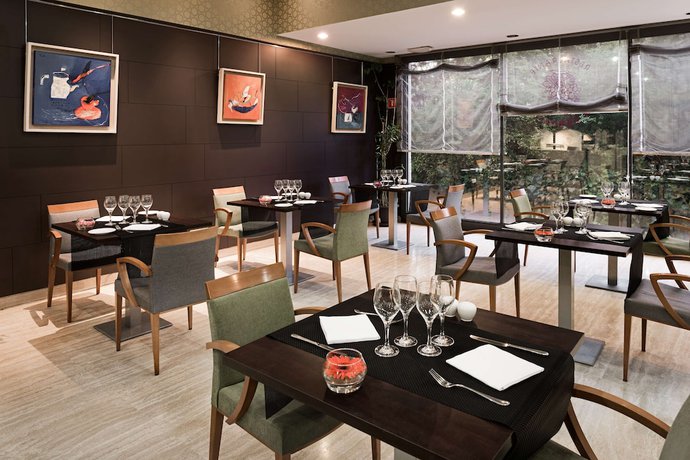 Imagen del bar/restaurante del Hotel Ciudad de Valladolid. Foto 5